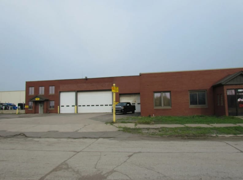 More Photos Of 17065 Hess St, Melvindale Manufacturing For Sale