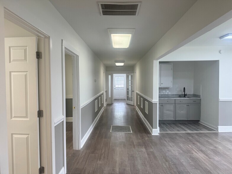 More Photos Of 510 Laurens Rd, Greenville Office Residential For Lease