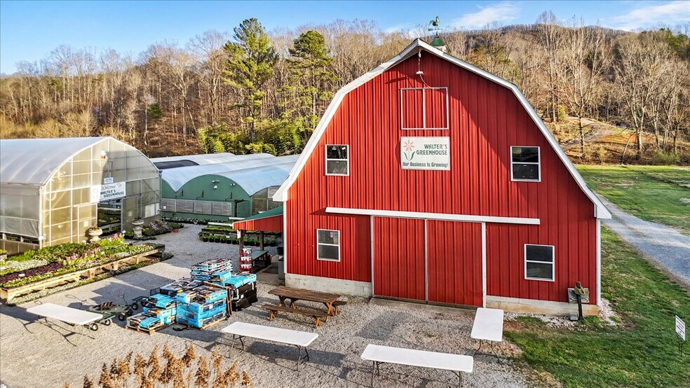 More Photos Of 1356 Coopers Cove Rd, Hardy Specialty For Sale