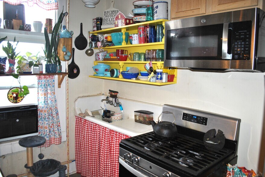 More Photos Of 209 W Main St, Circleville Storefront For Sale