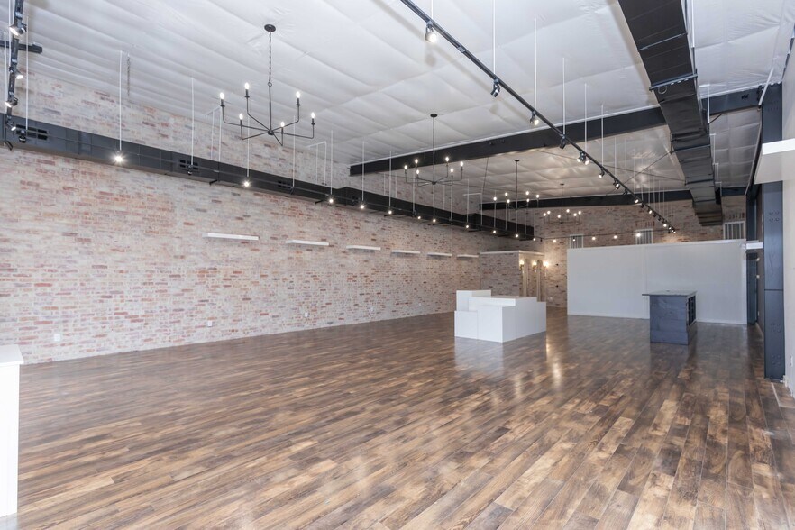 More Photos Of 5215 S Coulter, Suite 400, Amarillo Storefront For Lease