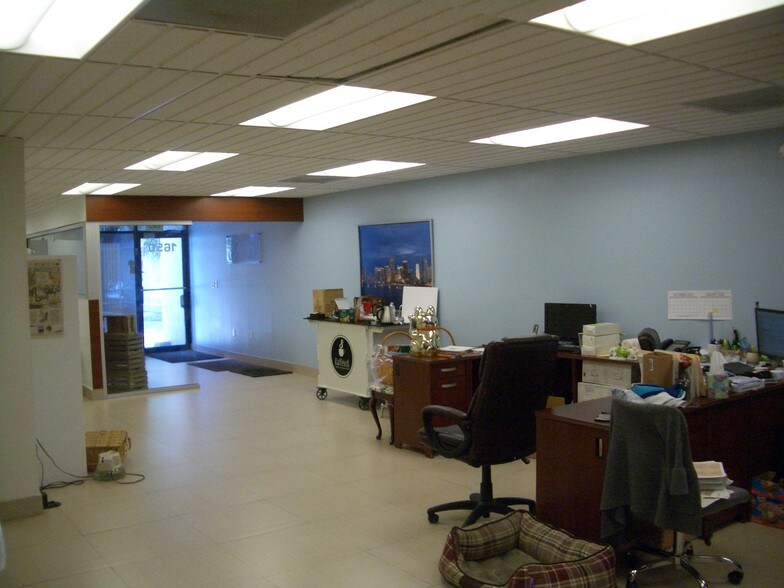 More Photos Of 1650-1680 NW 95th Ave, Miami Warehouse For Sale