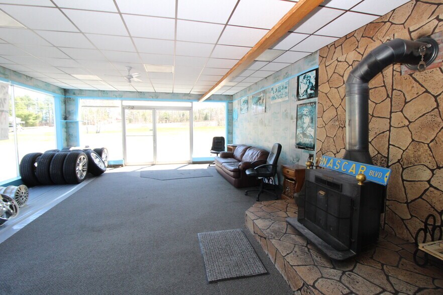More Photos Of 20 Estes Ave, Palmyra Auto Dealership For Sale
