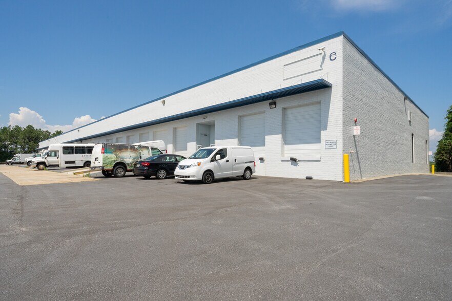 Primary Photo Of 4820 Clark Howell Hwy, College Park Warehouse For Lease
