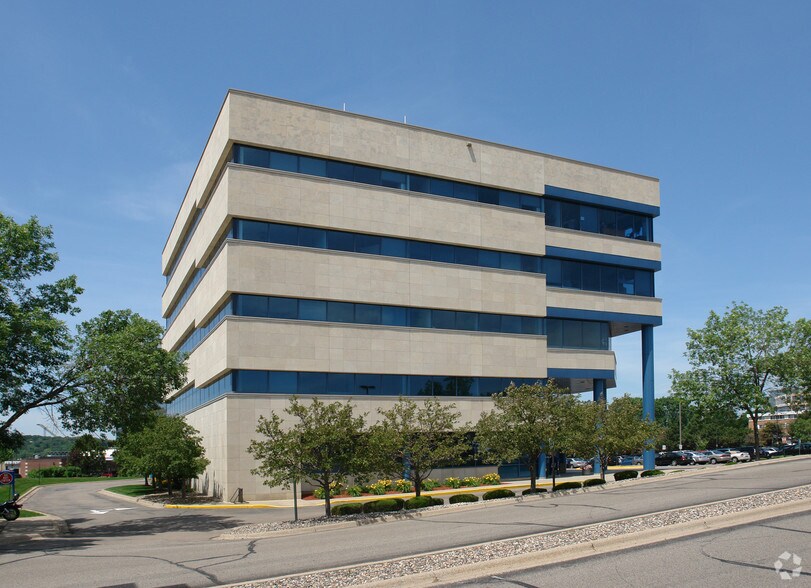 More Photos Of 5270 W 84th St, Bloomington Office For Lease