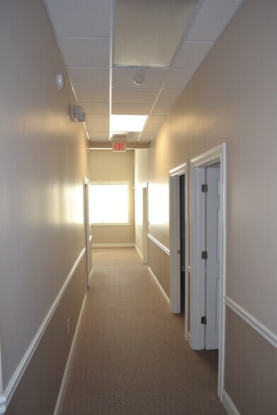 More Photos Of 3930 Mezzanine Dr, Lafayette Medical For Lease