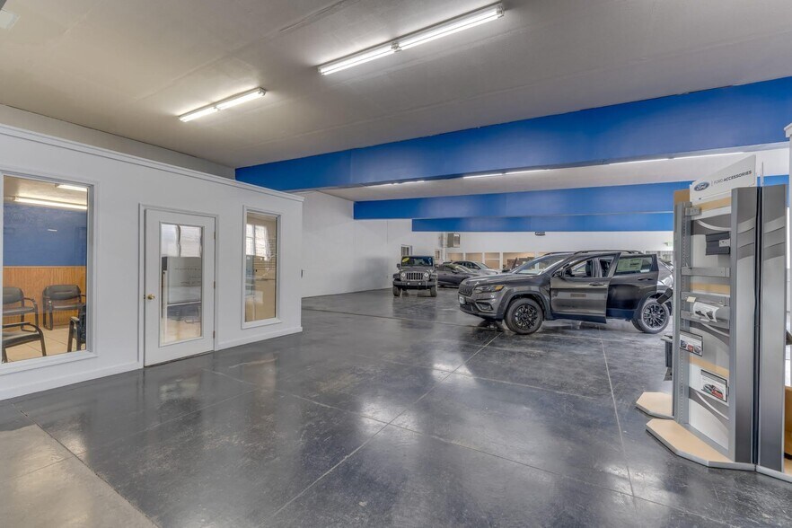 More Photos Of 422-426 E Main St, Trinidad Auto Dealership For Sale