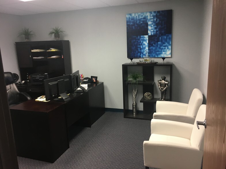 More Photos Of 7177 Convoy Ct, San Diego Unknown For Lease