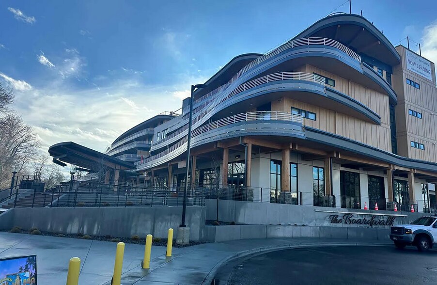 Primary Photo Of 521 E 41st St, Garden City Apartments For Lease