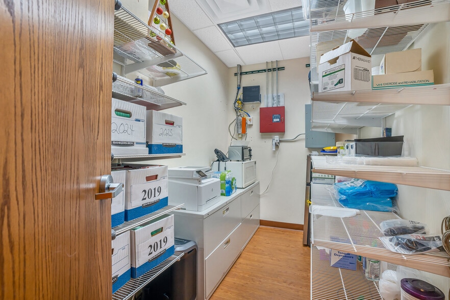 More Photos Of 1 TransAm Plaza Dr, Oakbrook Terrace Office For Sale