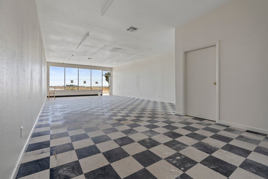 More Photos Of 13005-13015 Claymine Rd, Edwards Storefront Retail Office For Lease