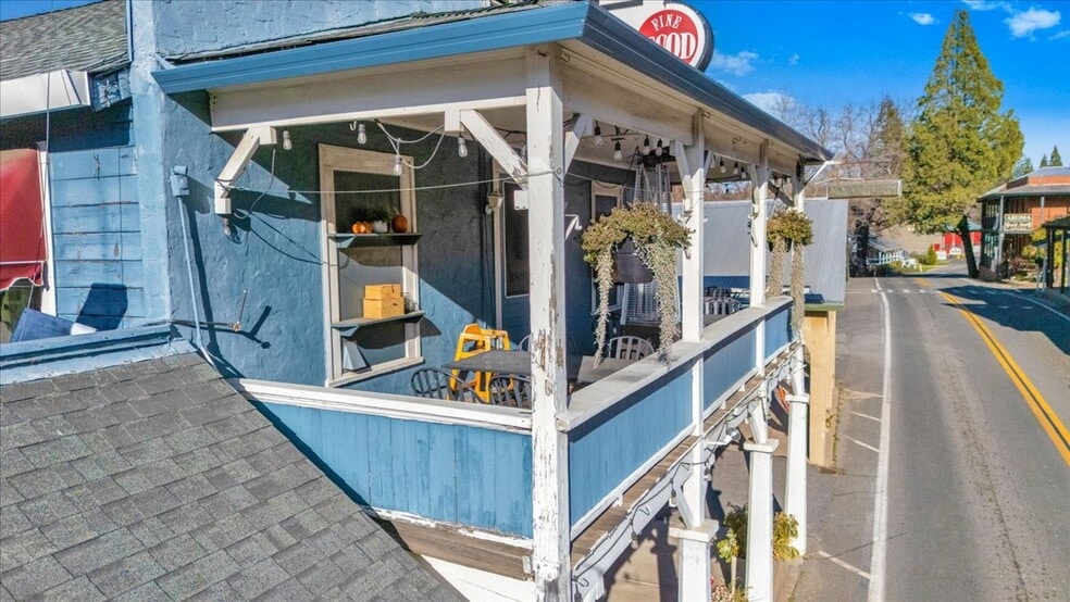 More Photos Of 18736 Main St, Groveland Hotel For Sale