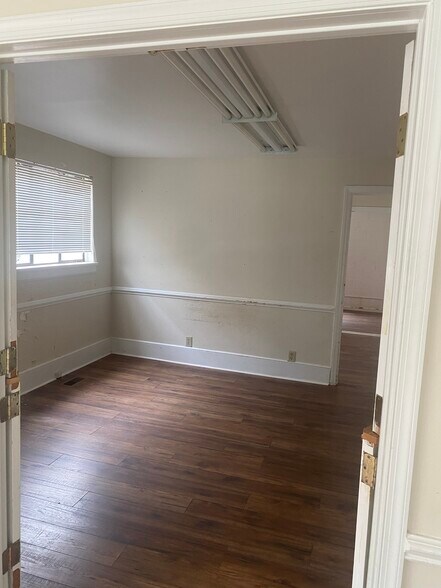 More Photos Of 727 W Johnson St, Raleigh Office For Lease