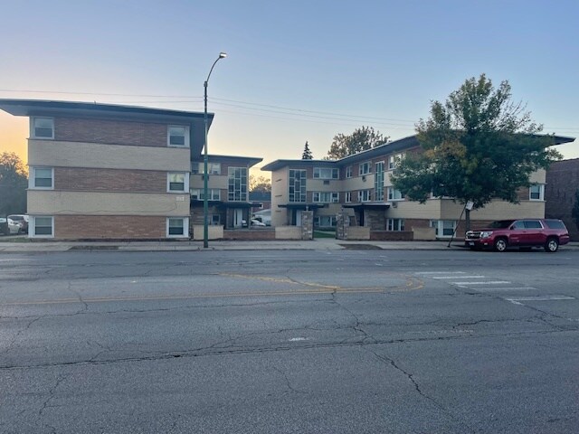 More Photos Of 10952 S Western Ave, Chicago Apartments For Sale