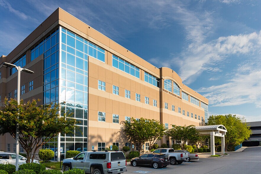 More Photos Of 2253 Chambliss Ave, Cleveland Medical For Lease