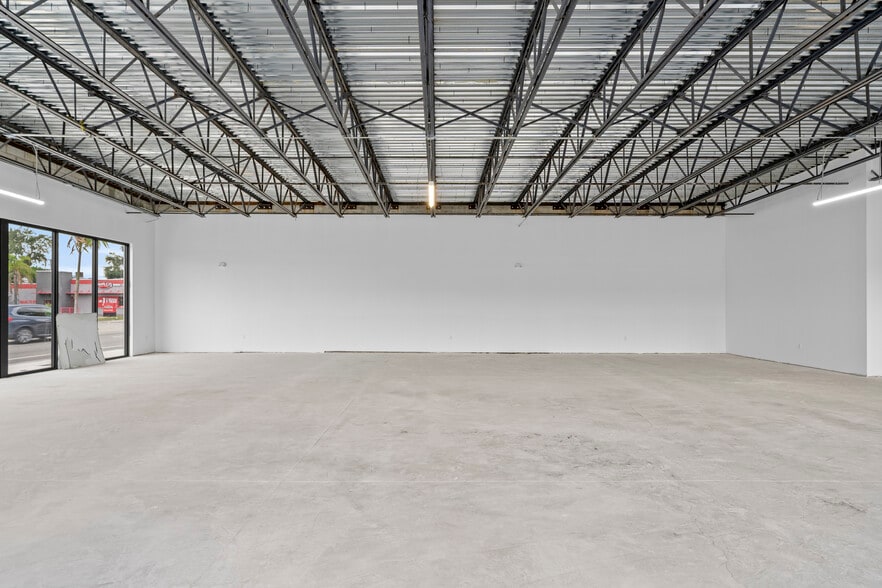More Photos Of 2215 N Federal Hwy, Hollywood Restaurant For Lease