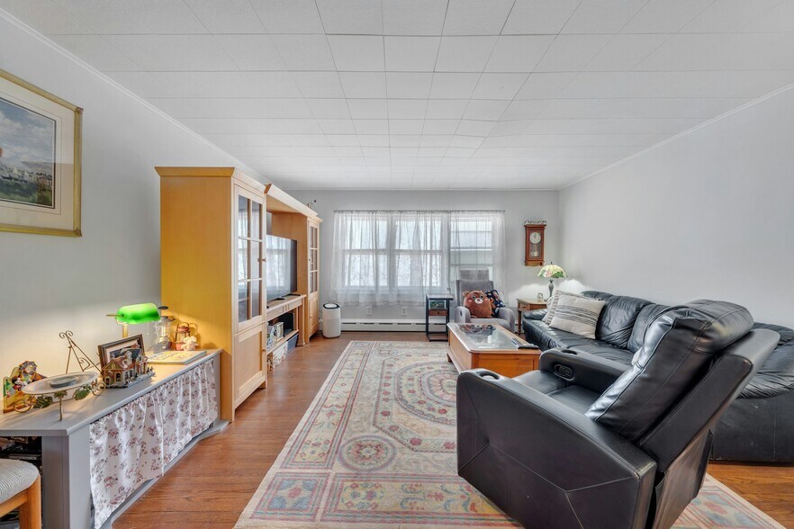 More Photos Of 625 Bound Brook Rd, Middlesex Freestanding For Sale