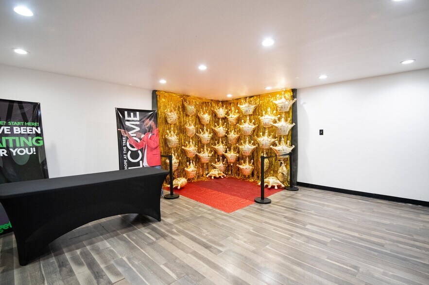 More Photos Of 6035 Old Seguin rd, San Antonio Distribution For Sale