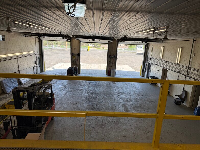 More Photos Of 4881 Pittsburgh Rd, Harrisville Light Distribution For Sale