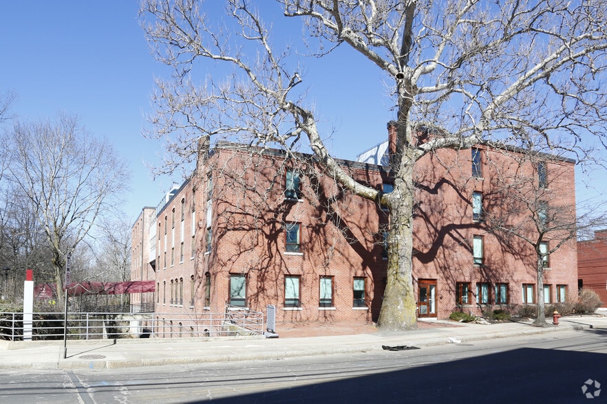 More Photos Of 22 Mill St, Arlington Medical For Sale