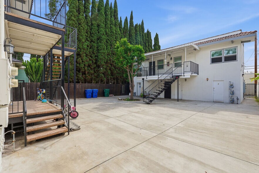 More Photos Of 943-949 Chestnut Ave, Long Beach Apartments For Sale