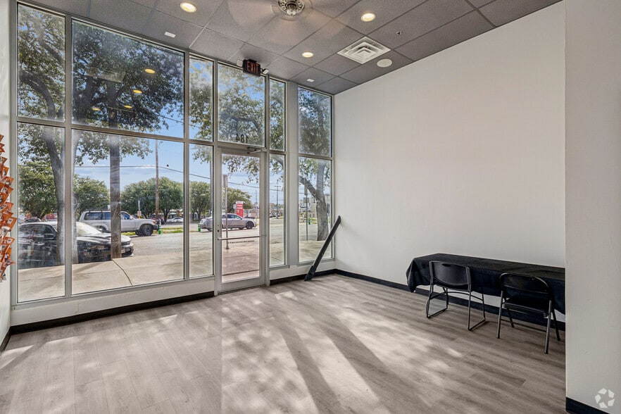 More Photos Of 301 N Guadalupe St, San Marcos Storefront Retail Office For Lease