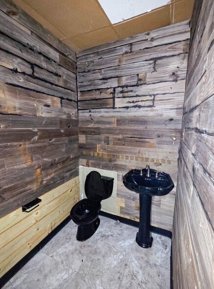 More Photos Of 191 S Corinth Street Rd, Dallas General Retail For Lease