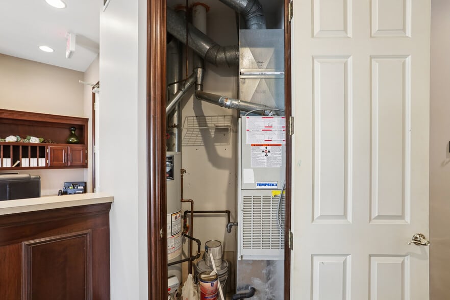 More Photos Of 209 Stephen St, Lemont Storefront Retail Residential For Lease