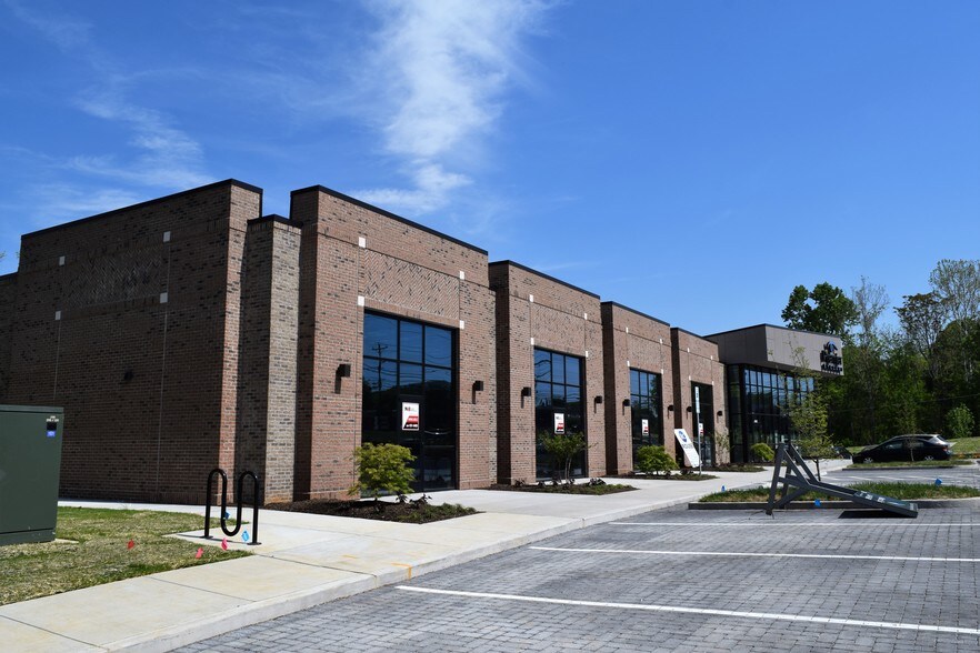 More Photos Of 11111-11119 Kingston Pike, Knoxville General Retail For Lease