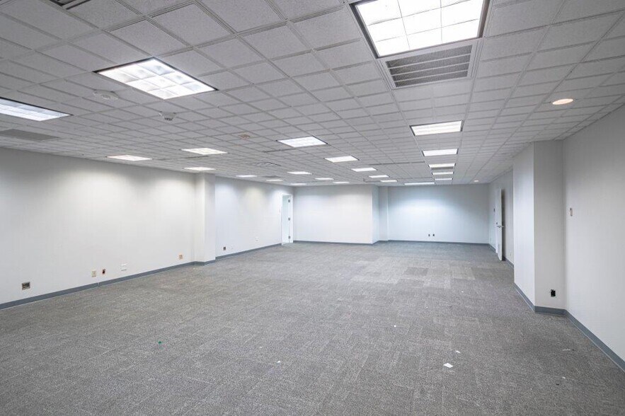 More Photos Of 125 W Missouri Ave, Midland Office For Lease