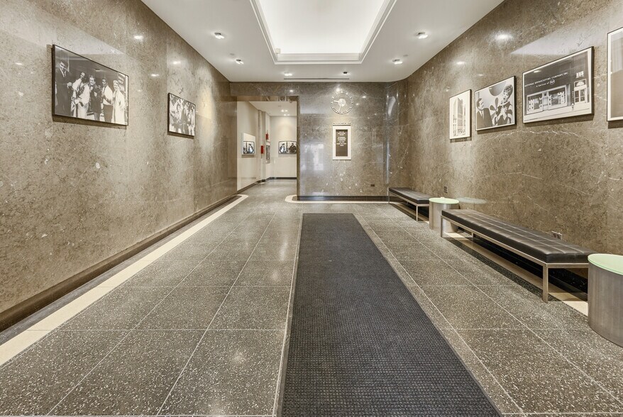 More Photos Of 1619 Walnut St, Philadelphia Office For Lease