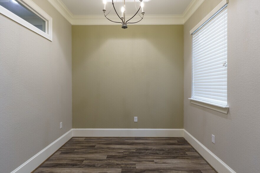 More Photos Of 12243 Queenston Blvd, Houston Medical For Sale