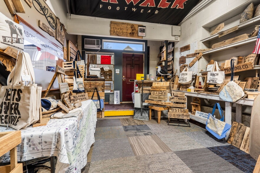 More Photos Of 47 S Main St, Ipswich Storefront Retail Residential For Sale