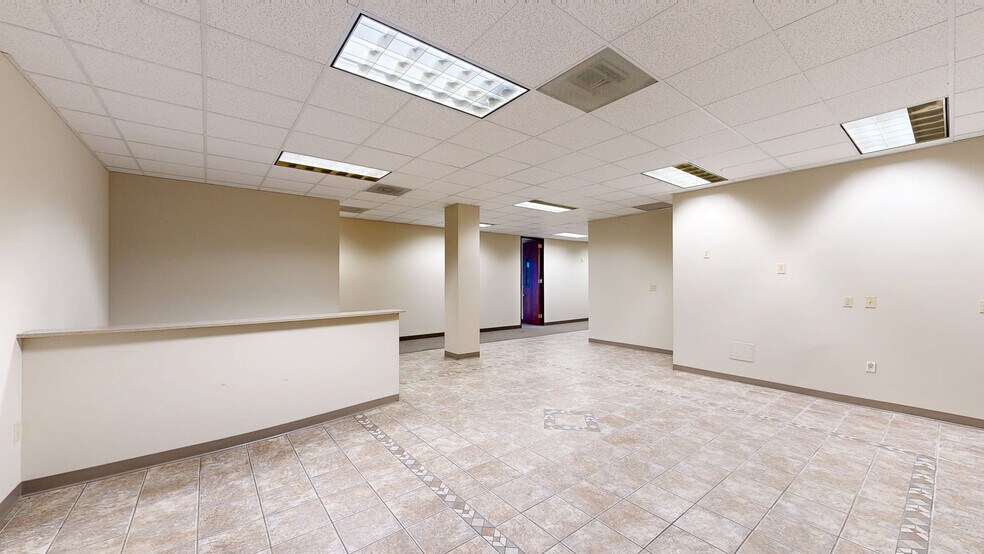 More Photos Of 9140 Arrowpoint Blvd, Charlotte Office For Lease
