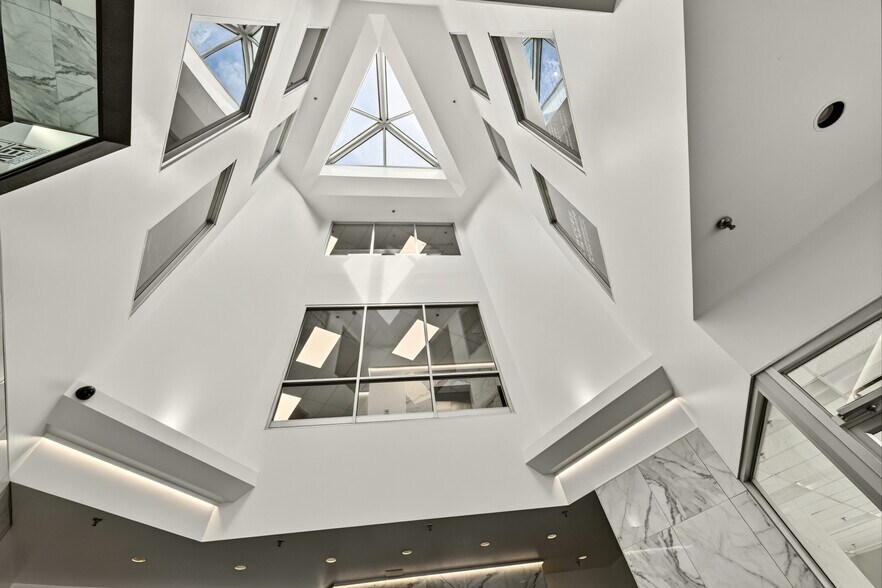 More Photos Of 12905 Rue Sherbrooke E, Montréal Medical For Lease