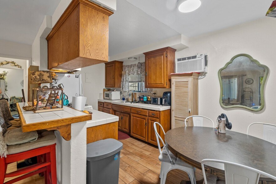 More Photos Of 7614 Mason Ave, Winnetka Multifamily For Sale