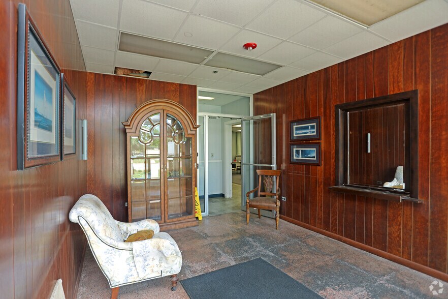 More Photos Of 572 S New St, Eden Distribution For Lease