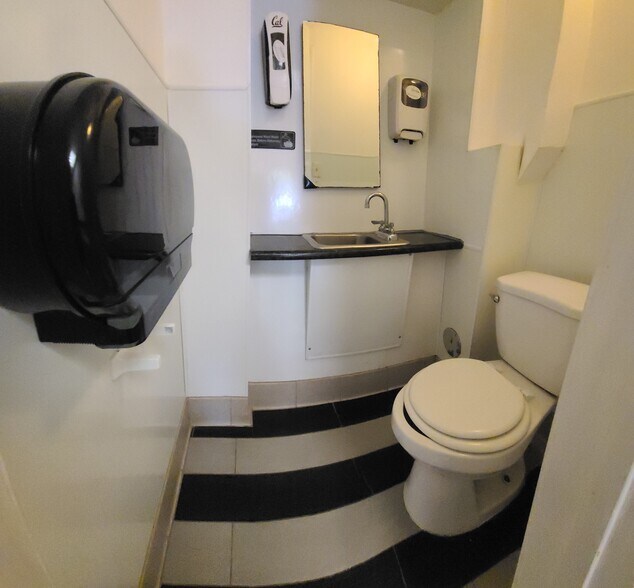 More Photos Of 1226-1228 7th Ave, Oakland Apartments For Lease