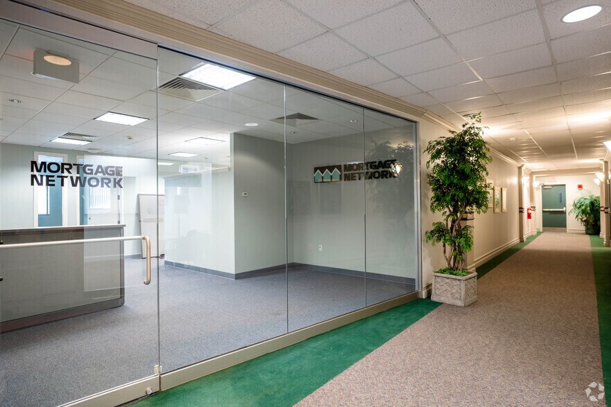 More Photos Of 167 Dwight Rd, Longmeadow Unknown For Lease