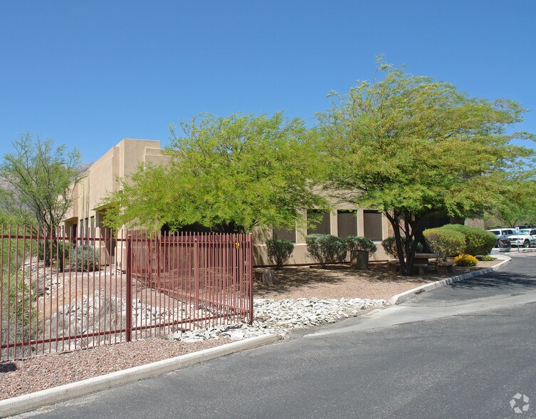 More Photos Of 5215 Sabino Canyon Rd, Tucson Office For Lease