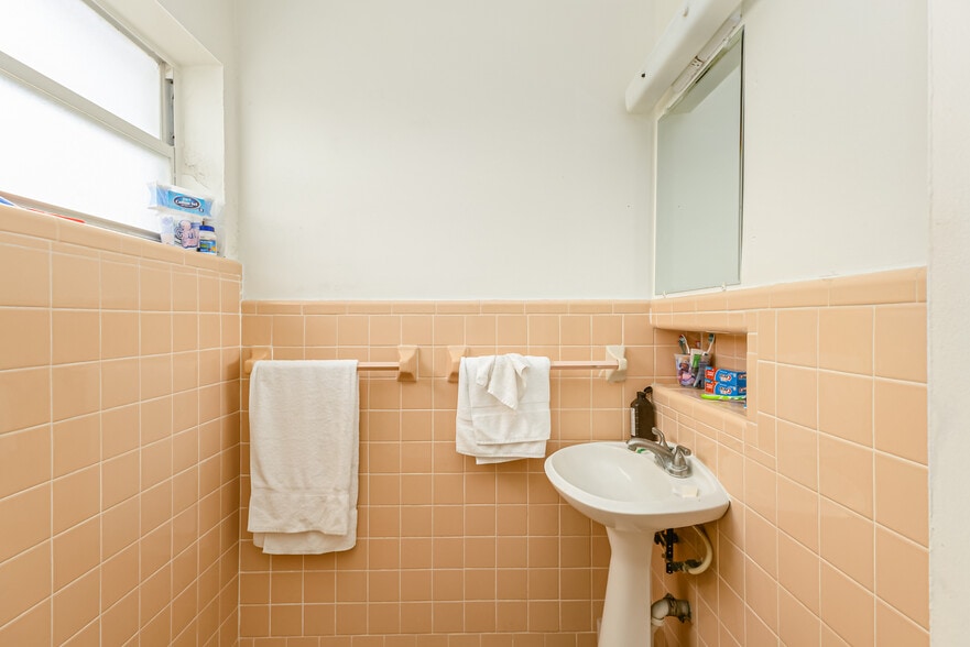 More Photos Of 5935 S Highway A1A, Melbourne Beach Hotel For Sale