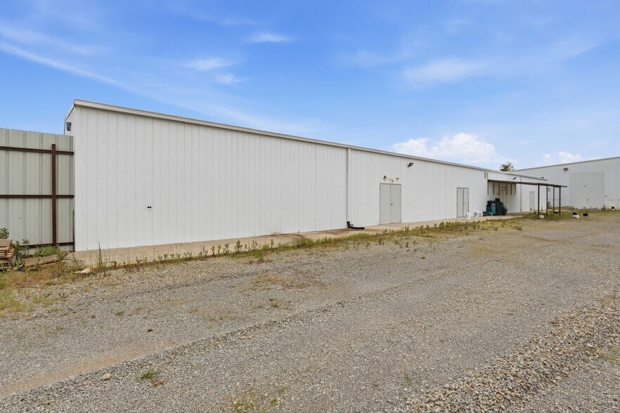 More Photos Of 52688 W 61st St, Oilton Manufacturing For Sale