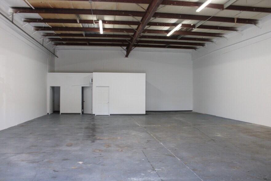 More Photos Of 1400 L and R Industrial Blvd, Tarpon Springs Unknown For Lease