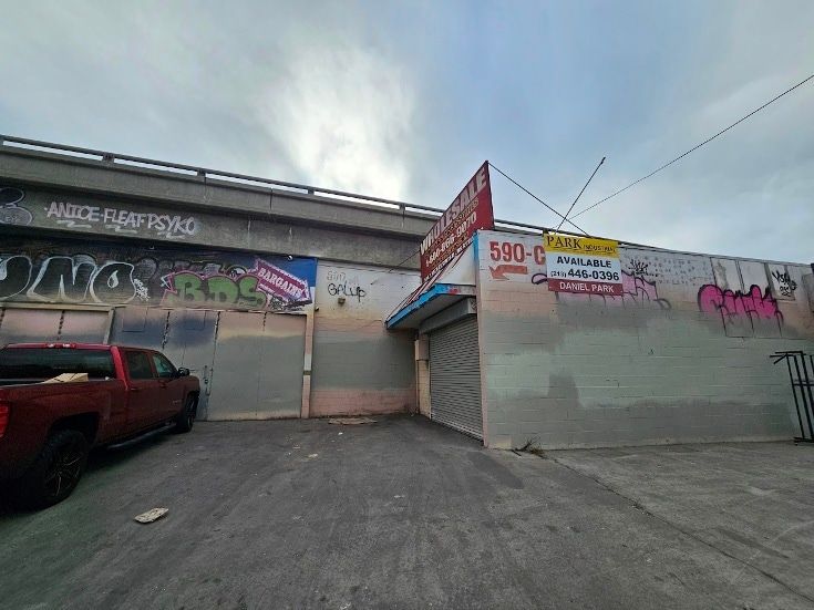 More Photos Of 590 E 16th St, Los Angeles Manufacturing For Lease