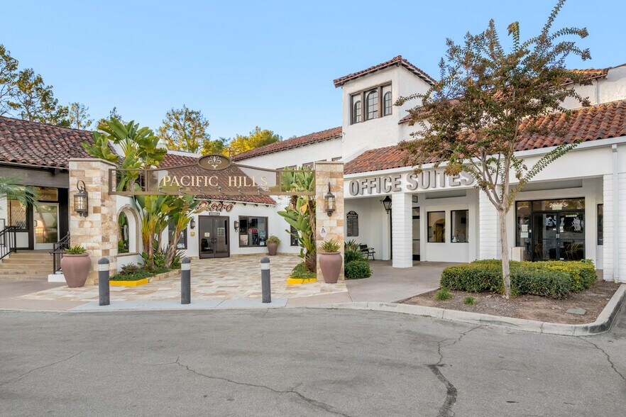 More Photos Of 23547-23641 Moulton Pky, Laguna Hills Unknown For Lease