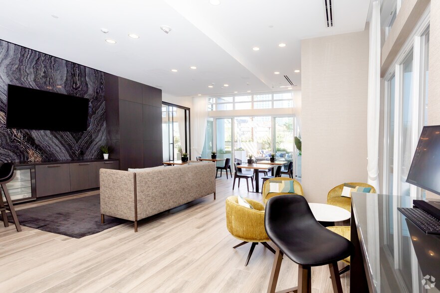 More Photos Of 825 S Hill St, Los Angeles Apartments For Lease