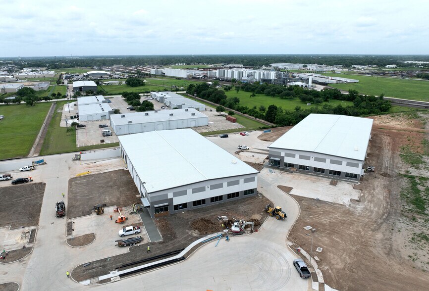 More Photos Of 0 N Main St, Pearland Warehouse For Sale