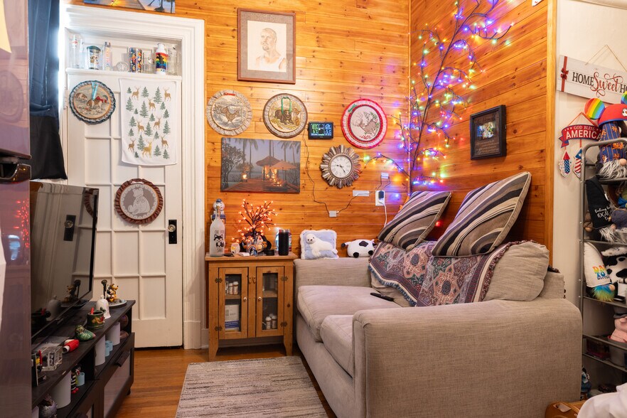 More Photos Of 58 Saint James St, Kingston Apartments For Sale