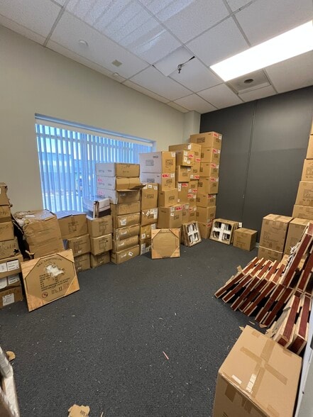 More Photos Of 10498 Colonel Ct, Manassas Research And Development For Sale