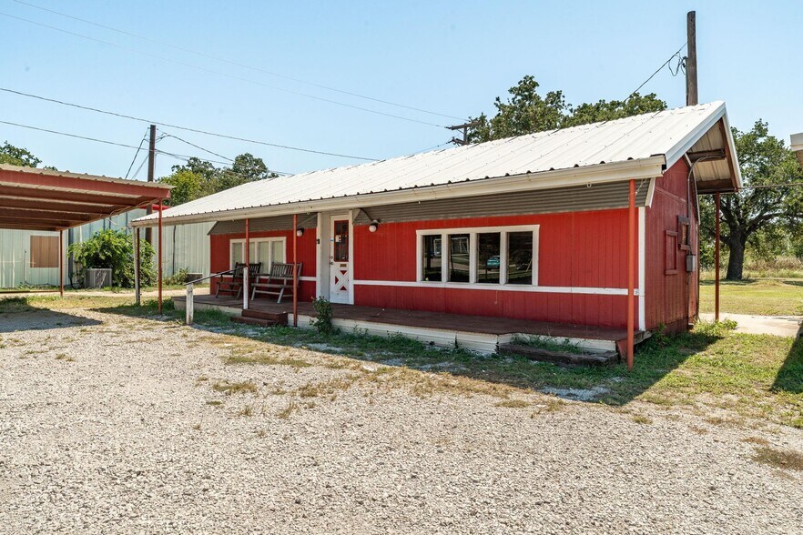 More Photos Of 929 E Main St, Eastland Carwash For Sale